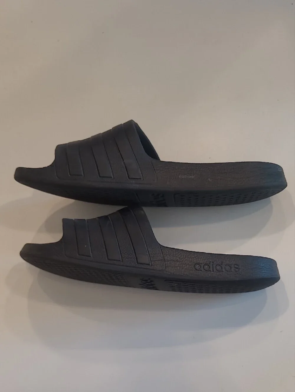 Adidas Unisex Slide Sandals Textured Strap Slip On Open Toe Comfort